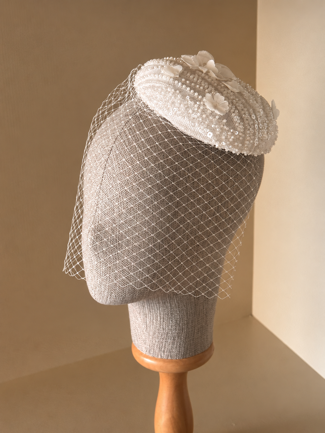 Elegant Bridal Cap with Veil 001